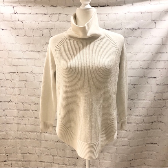 Athleta Sweaters - Athleta Cream Knit Turtleneck Sweater Sz XXS